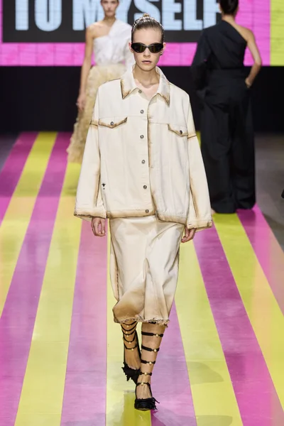 Look 46